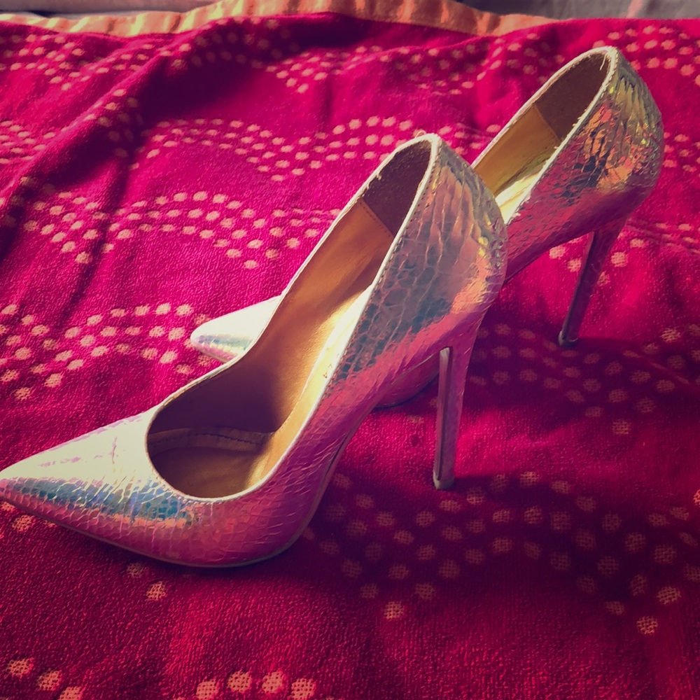 AKIRA Shoe Republic LA